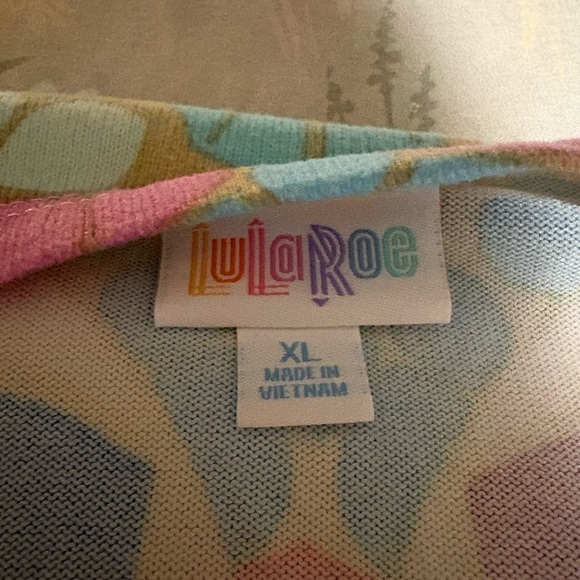 LuLaRoe Pastel Floral “Caroline” Cardigan - Picture 3 of 4